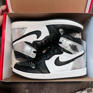 Silver toe Jordan 1. Worm twice. Men’s 8/women’s 9.5